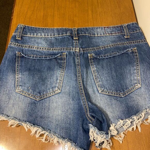 Adam Levine denim shorts - Picture 3 of 3